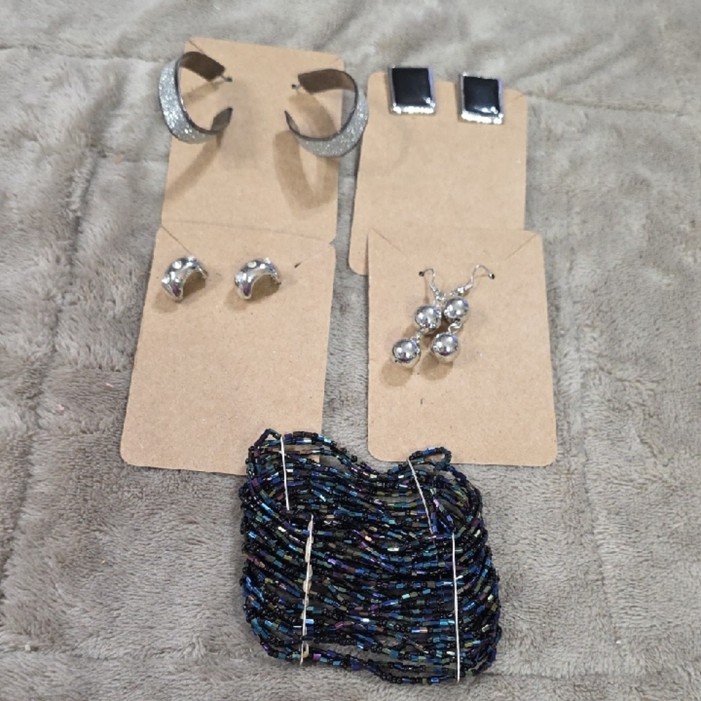 Silvertone/Black Jewelry Bundle (5) Earrings Pierced/Clip‎ Stretch Bracelet GUC